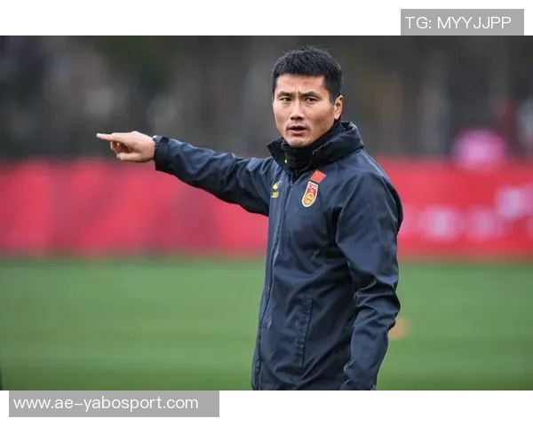 新一届国足今日下午正式开启新年首训邵佳一亲自为球员示范技战术