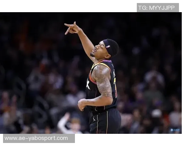 比尔首场比赛表现出色9投6中贡献12分2篮板1抢断1盖帽正负值5展现实力