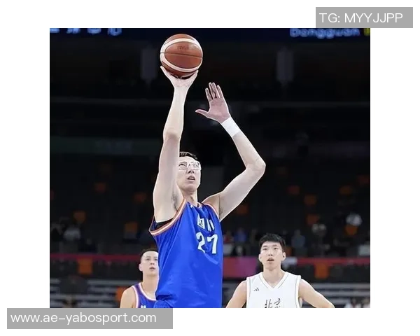 周琦全能表现助力球队8投4中斩获12分14篮板2助攻2盖帽6前场板展现实力 周琦全能表现助力球队8投4中斩获12分14篮板2助攻2盖帽6前场板展现实力