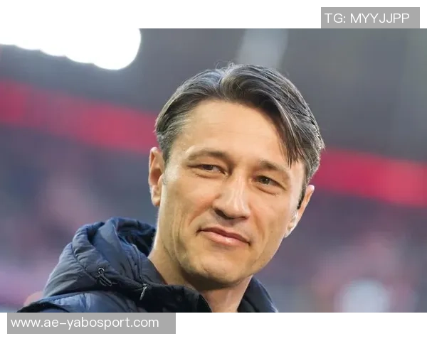 阿德耶米替换时摔水瓶引发争议科瓦奇回应称没有必要